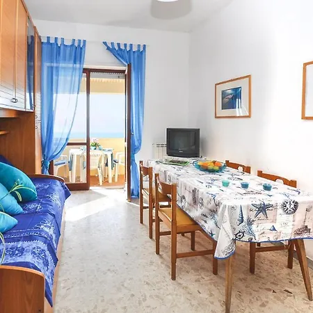 Апартаменты 1 Bedroom Beautiful In