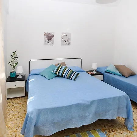 Apartamento 1 Bedroom Beautiful In *